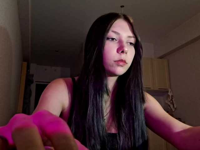 HollyTuts live cam on BongaCams