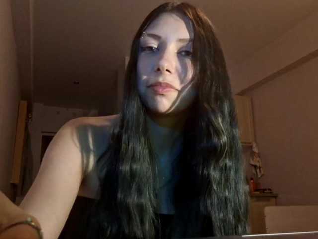 HollyTuts live cam on BongaCams