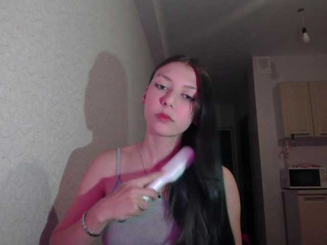 HollyTuts live cam on BongaCams