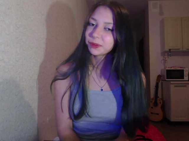 HollyTuts live cam preview