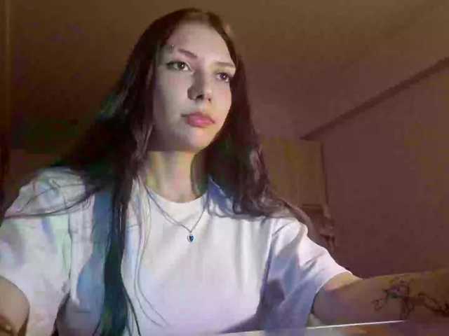 HollyTuts live cam on BongaCams