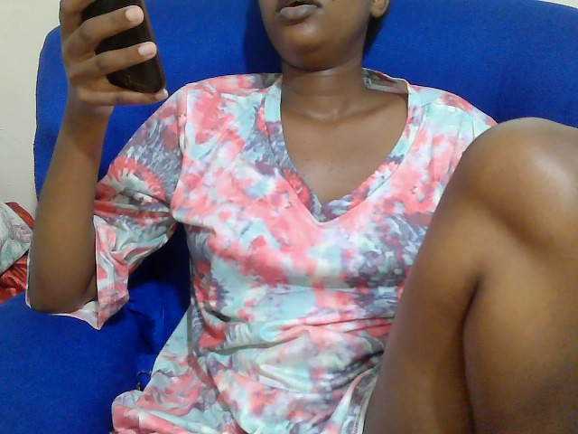 Lovenana live cam on BongaCams