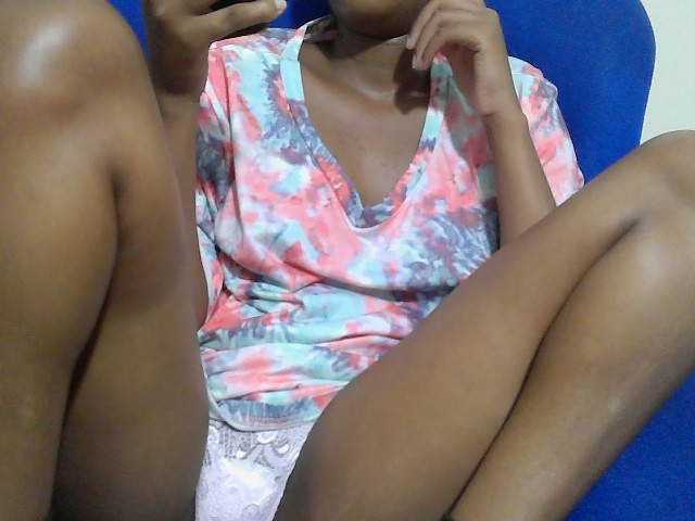 Lovenana live cam on BongaCams