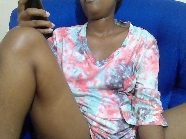 Lovenana, en directo ahora en BongaCams