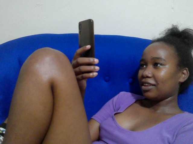 Lovenana live cam on BongaCams