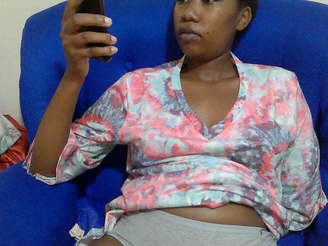 Lovenana live cam on BongaCams