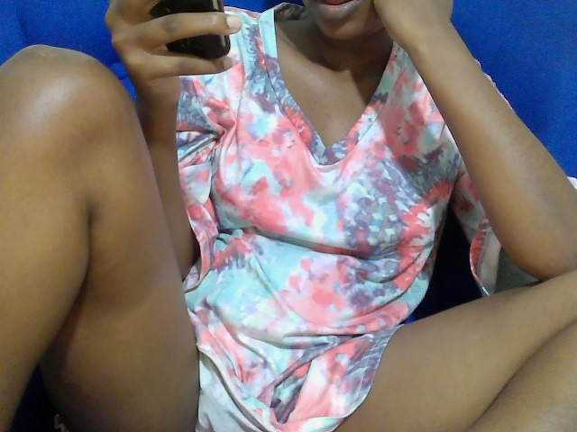 Lovenana live cam on BongaCams