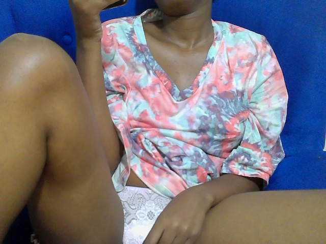 Lovenana live cam on BongaCams