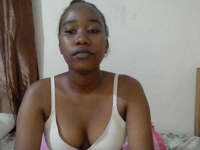 Lovenana live cam on BongaCams
