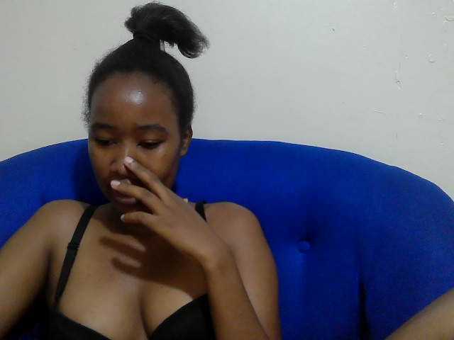 Lovenana live cam on BongaCams