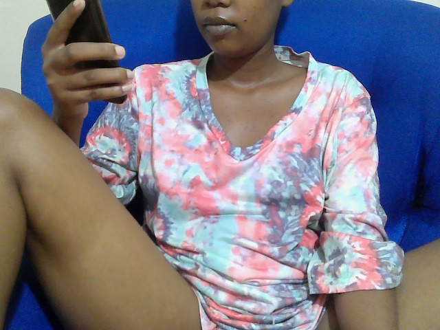 Lovenana, en directo ahora en BongaCams