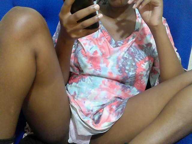 Lovenana, en directo ahora en BongaCams
