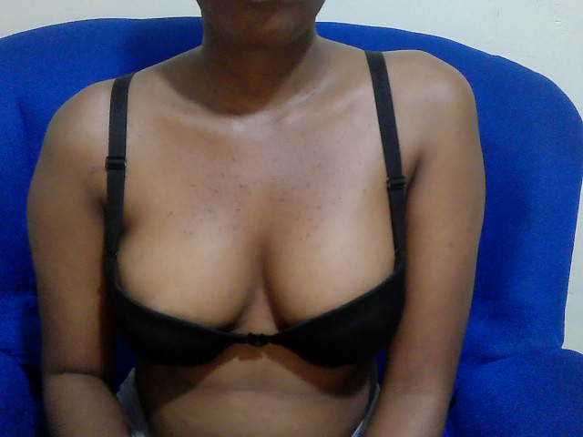 Lovenana live cam on BongaCams