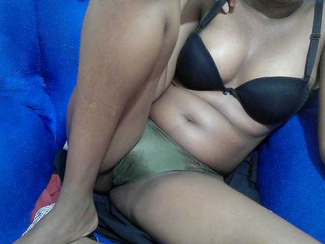 Lovenana live cam on BongaCams