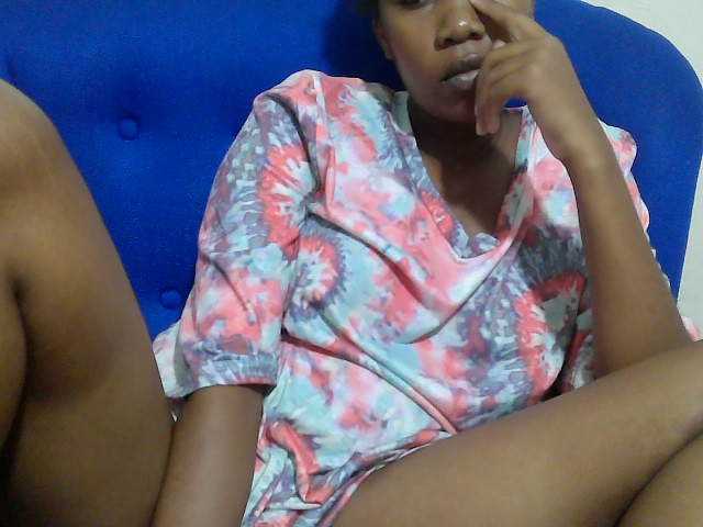 Lovenana live cam on BongaCams
