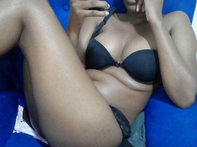 Lovenana live cam on BongaCams