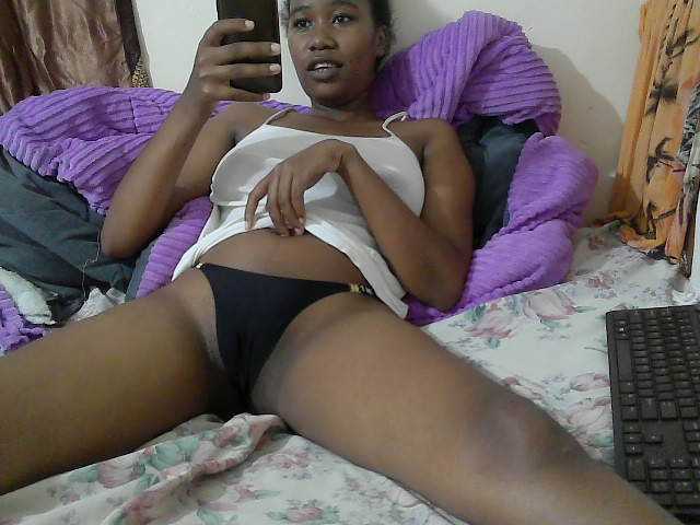 Lovenana live cam on BongaCams