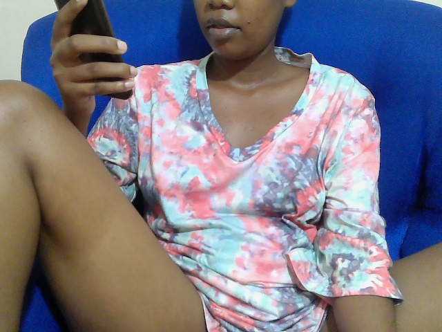 Lovenana, live now on BongaCams