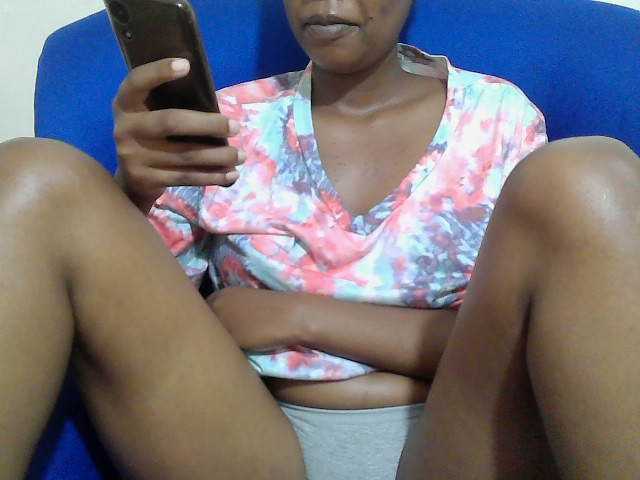 Lovenana, en directo ahora en BongaCams