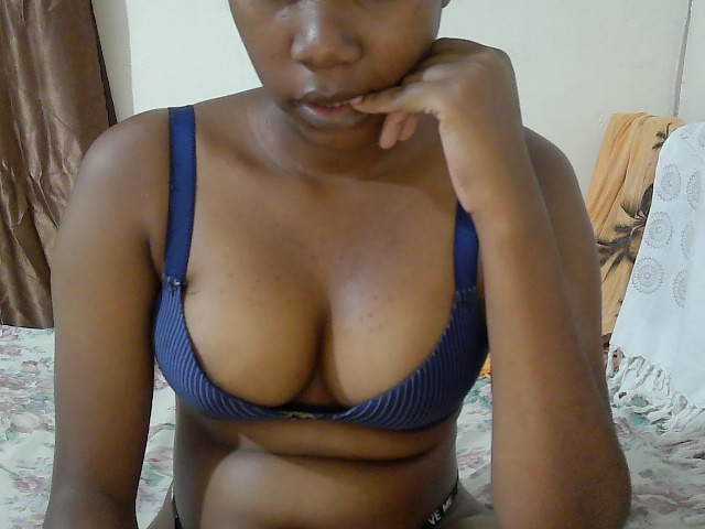Lovenana live cam on BongaCams