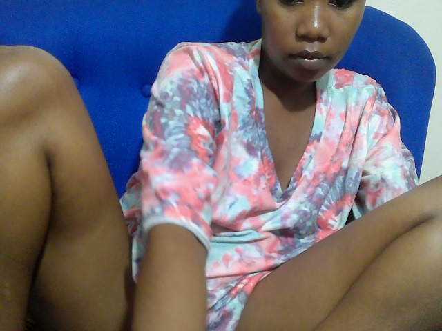 Lovenana live cam on BongaCams
