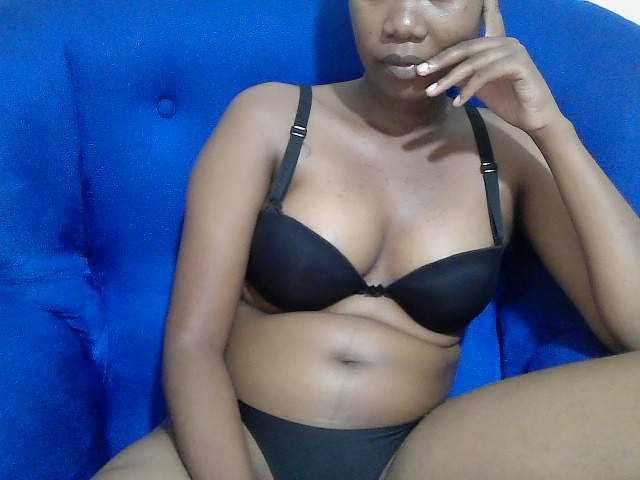 Lovenana live cam on BongaCams