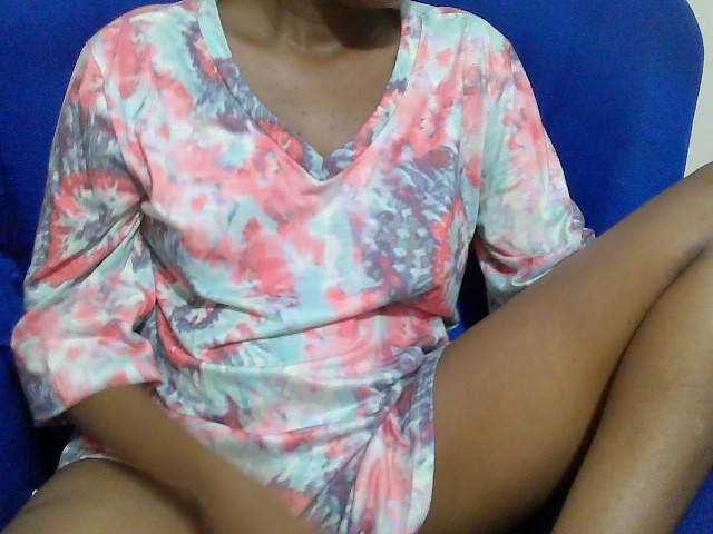 Lovenana, en directo ahora en BongaCams