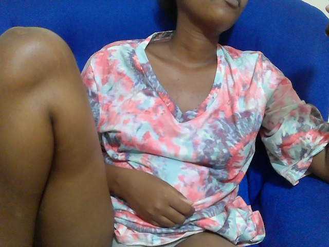 Lovenana live cam on BongaCams