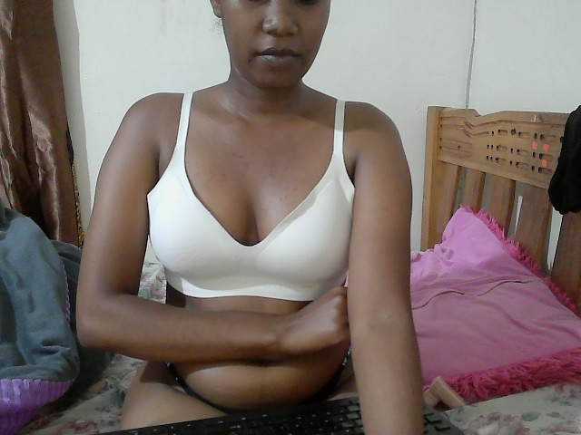 Lovenana live cam on BongaCams