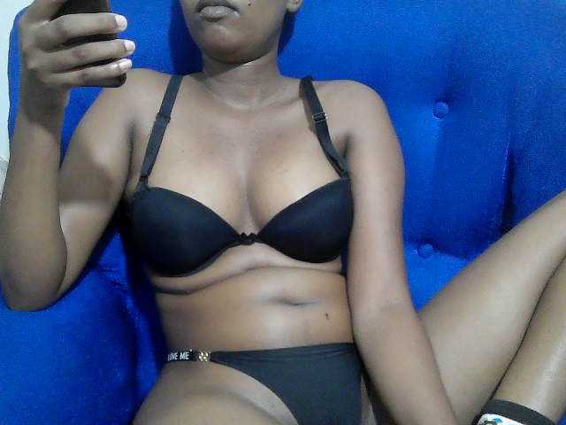 Lovenana live cam on BongaCams