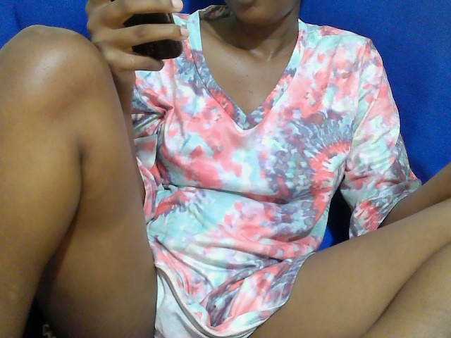 Lovenana live cam on BongaCams