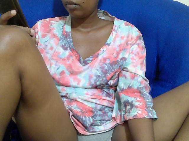Lovenana, en directo ahora en BongaCams