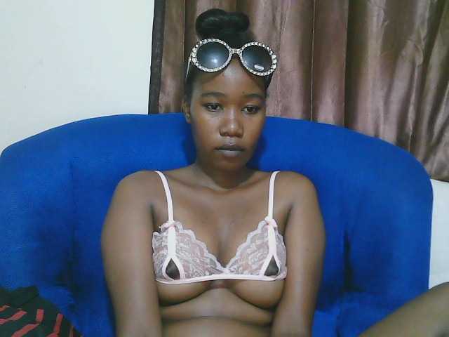 Lovenana live cam on BongaCams