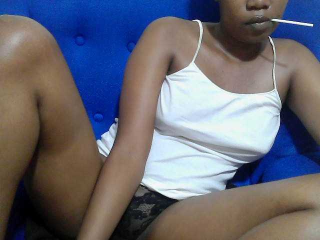 Lovenana live cam on BongaCams