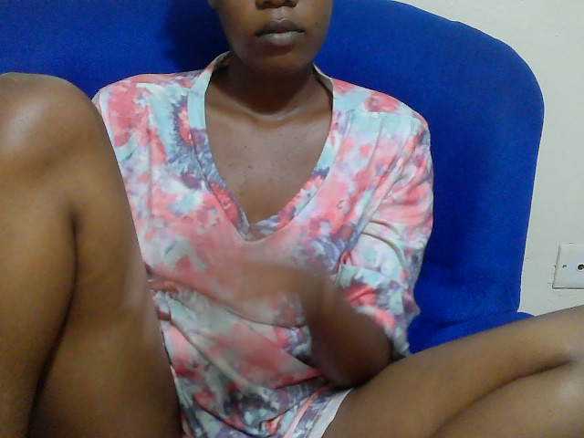 Lovenana live cam on BongaCams