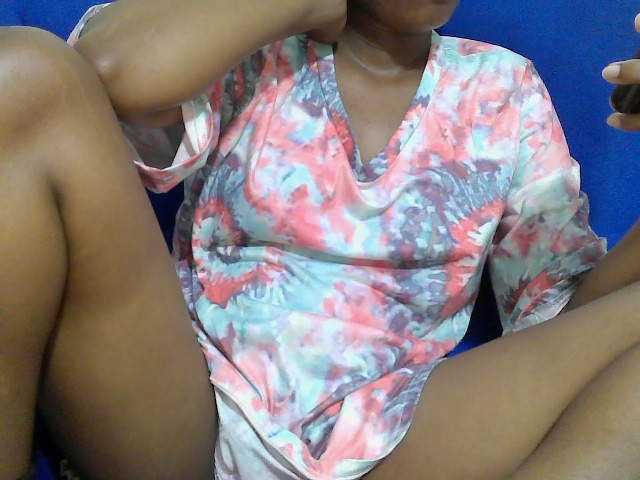 Lovenana, en directo ahora en BongaCams