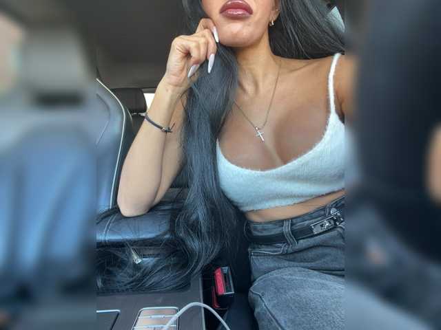 LuxeMia1 live cam on BongaCams