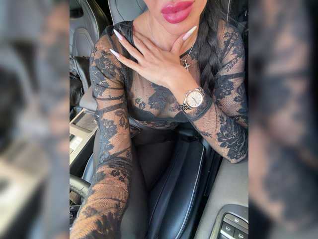 LuxeMia1 live cam on BongaCams