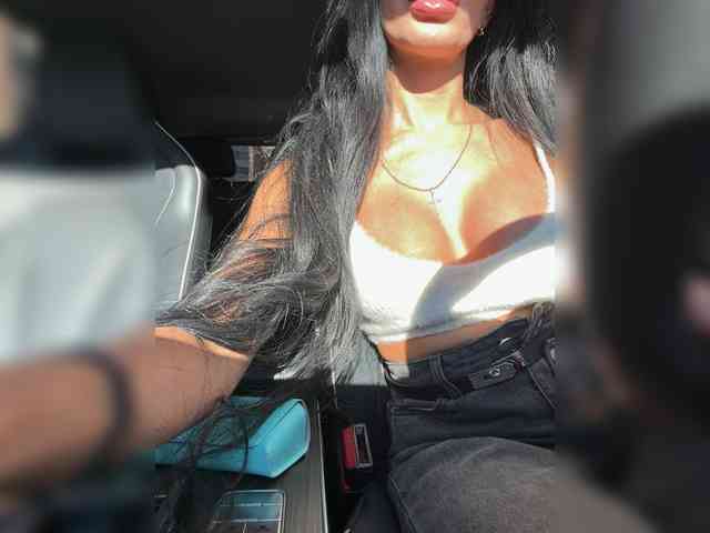Luxemia1's cam show statistics and live stream