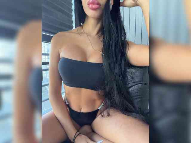 LuxeMia1 webcam