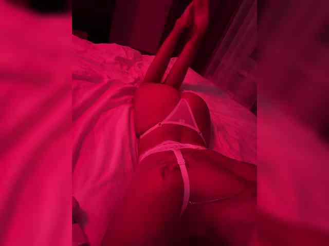 LuxeMia1 webcam