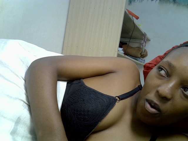 slutty-vicky90 live cam on BongaCams