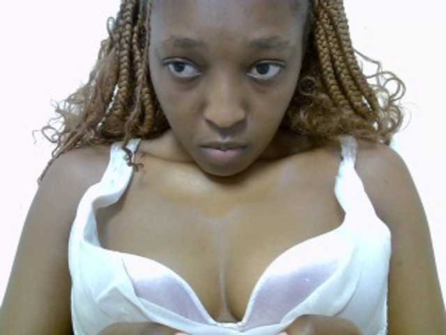 slutty-vicky90 live cam on BongaCams