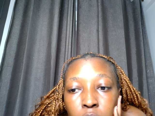 slutty-vicky90 live cam on BongaCams