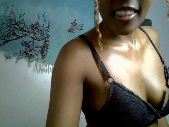slutty-vicky90 live cam on BongaCams