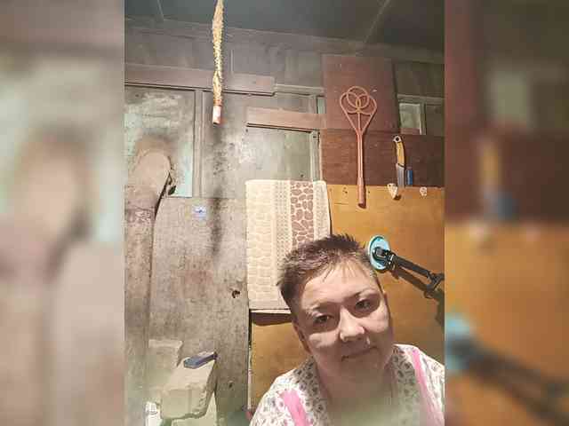 Tina-mirabella's live stream