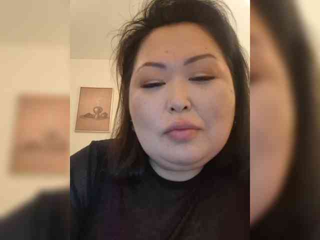 SweetieMaya webcam