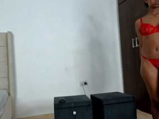 Naughty-Queen live cam on BongaCams
