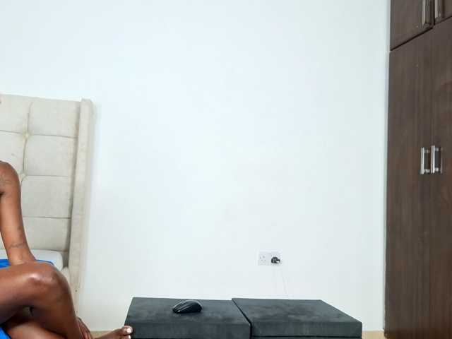 Naughty-Queen live cam on BongaCams