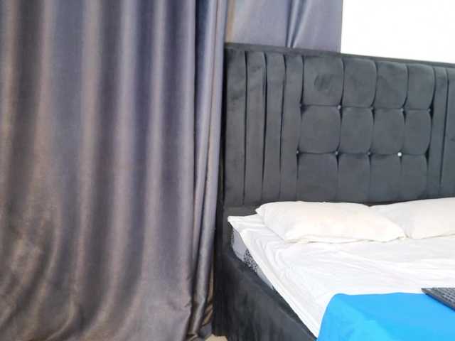 Naughty-Queen live cam on BongaCams